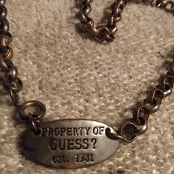Guess Choker