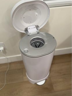 MUNCHKIN LED DIAPERPAIL