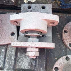 Boat Engine Bracket And Isolaters 