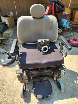 Jazzy 1170XL Plus Series Motorized Wheelchair