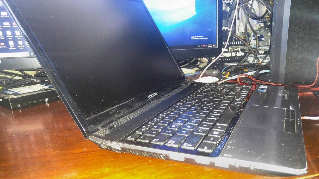 Samsung notebook for parts or repair.