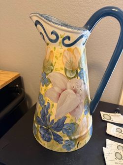Large base pitcher
