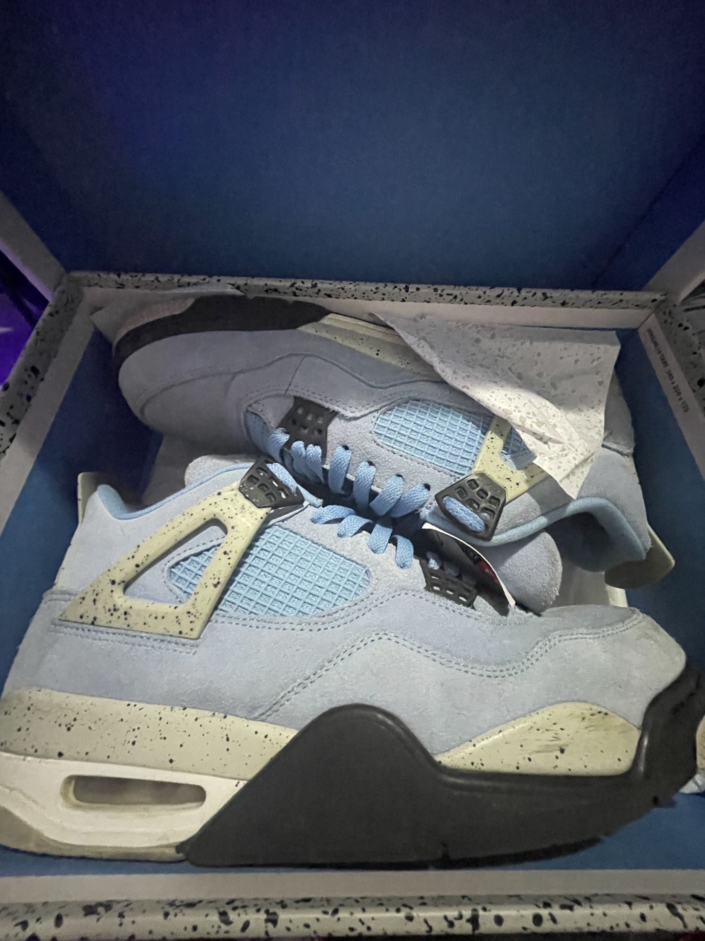 Jordan 4 University Blue (Size 11.5)