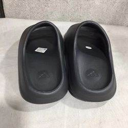 Yeezy Slides 