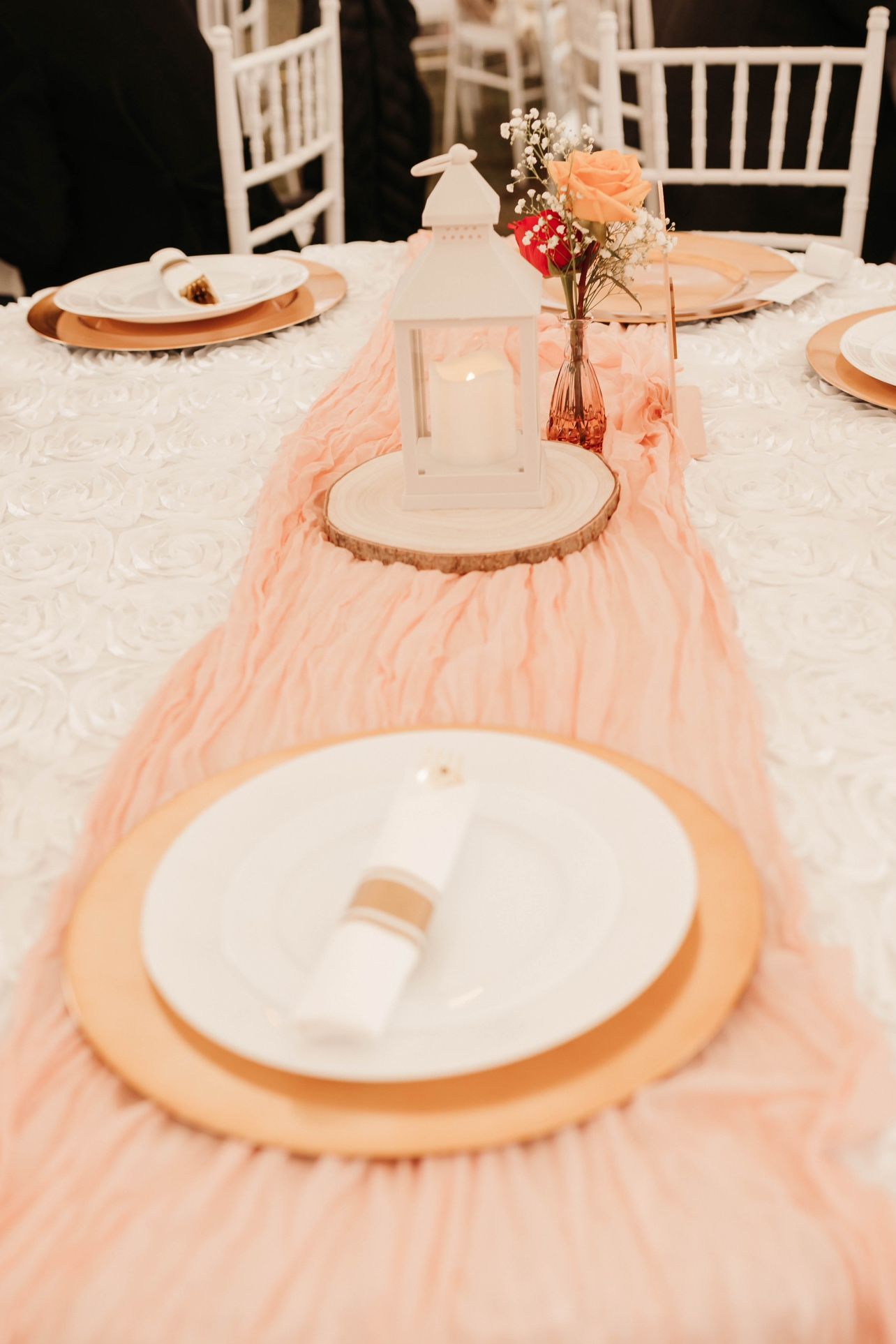 6 Pink cheesecloth table runners (New)