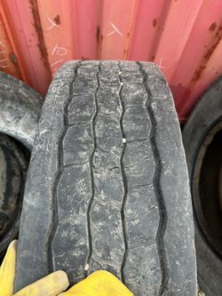 11r24.5 Roadmaster Tire 