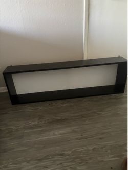 Wall hanging shelf