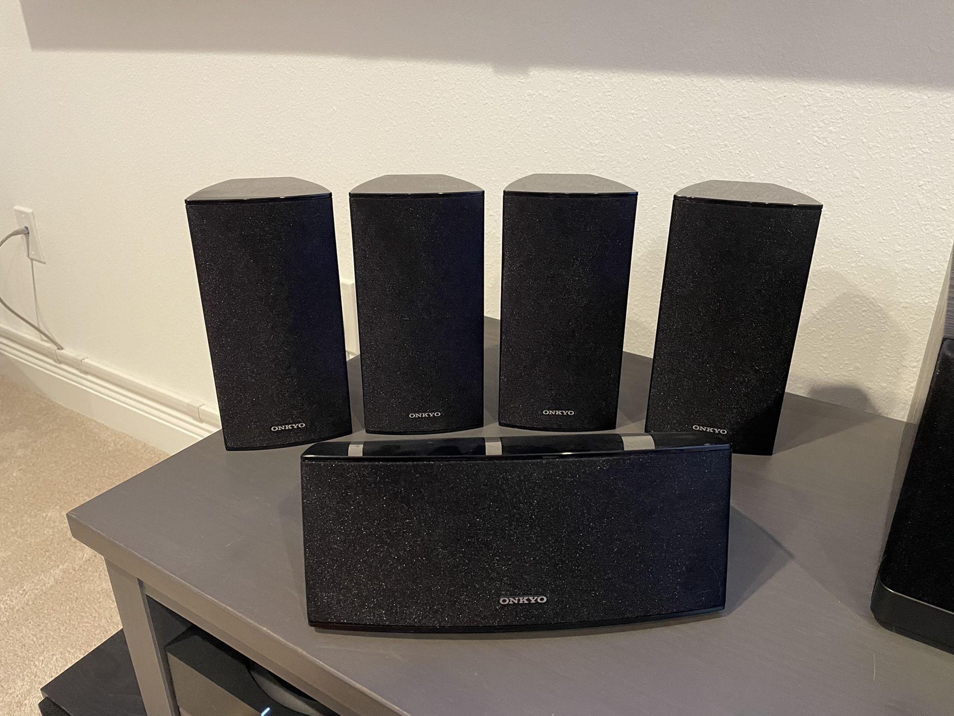 Onkyo 5.1 Surround Sound Speakers