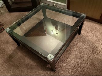 Dunhill Square Glass Coffee Table - Excellent Condition (Raymour & Flanigan)