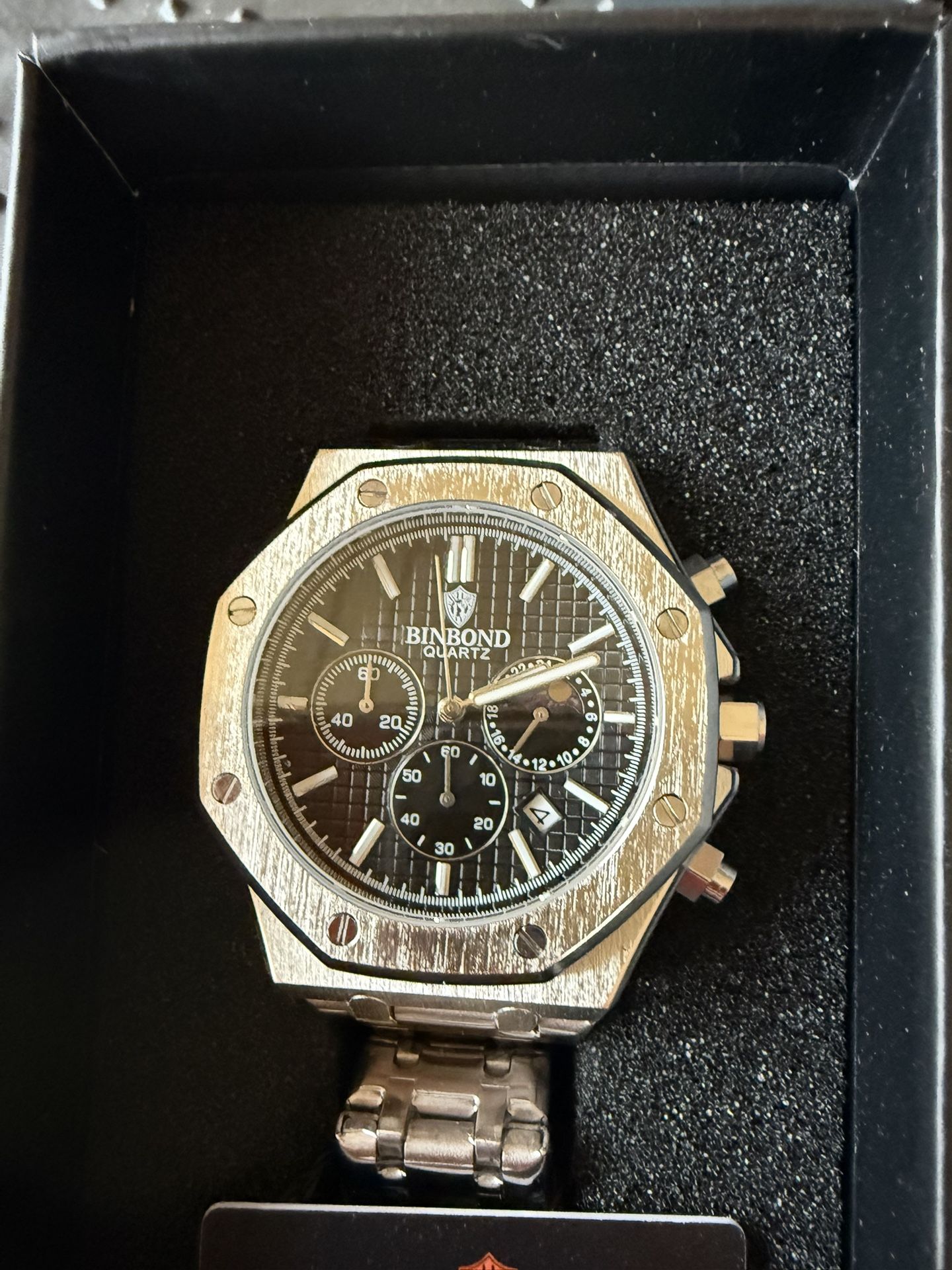 New! Beautiful Quartz Silver And Black Watch