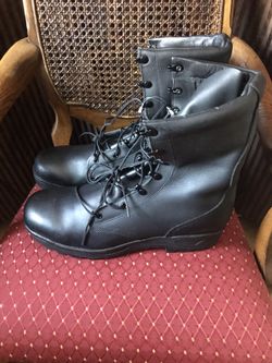 Brand New Altama Boots Size 13