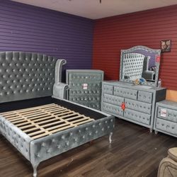 New Four Piece Queen Bedroom Set Queen Bed Frame Dresser Mirror And Nightstand