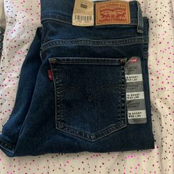 Women’s Levis Size 14