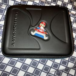 Nintendo DSI XL Comes With One Game Of Choice