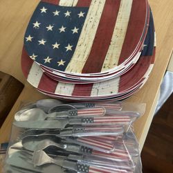 Outdoor Dinnerware Set For 8 With 4th Of July Theme