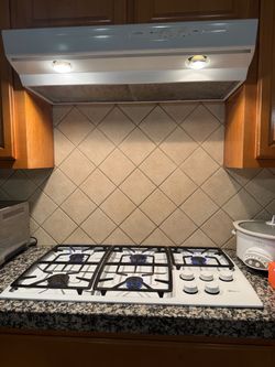 Bosch 36” 5-Burner Gas Cooktop + Range Hood – $450 OBO