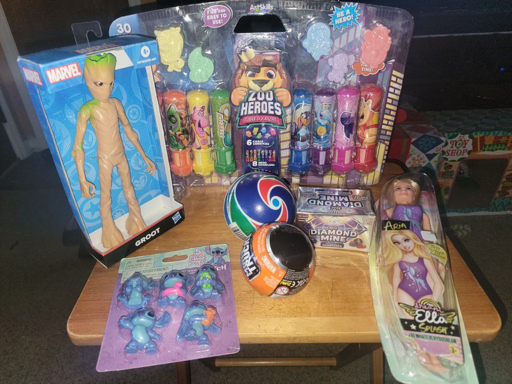 💖NEW 7 BUNDLED TOYS, ONE PRICE. SEE ALL PICTURES. RETAILS $39