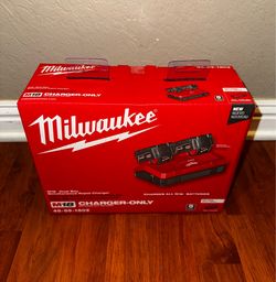 Milwaukee M18 Dual Bay Simultaneous Rapid Charger 48-59-1802