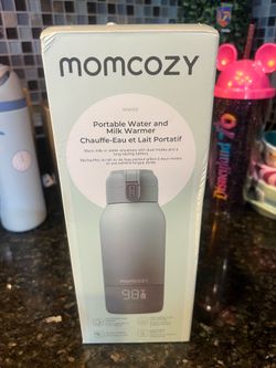 New Sealed inbox Momcozy Portable water and milk warmer 17oz. - Green