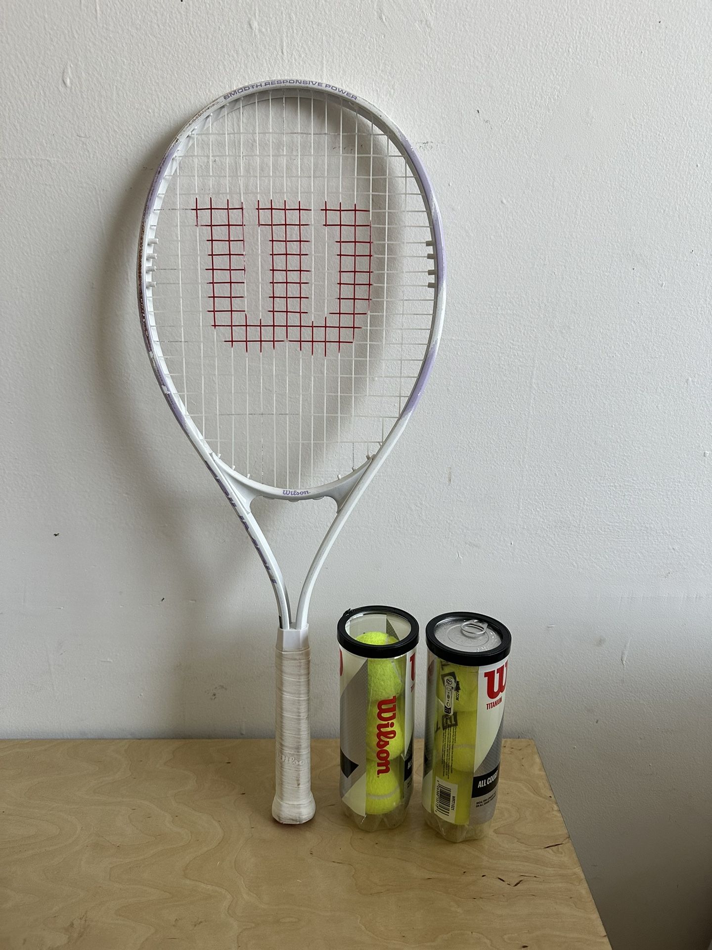 Wilson Triumph Tennis Racket +6 Balls