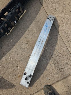 Lexus IS front rebar oem