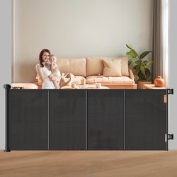 Retractable baby gate