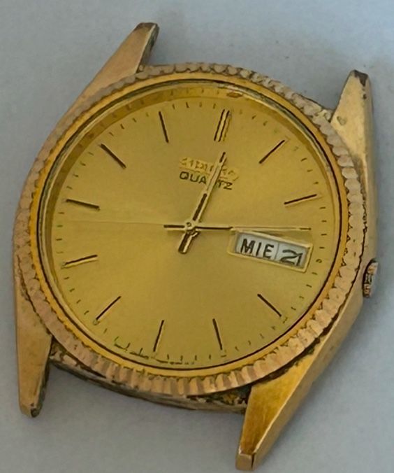 Quartz Fluted Bezel