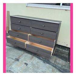 8 drawers dresser / Eight drawers dresser