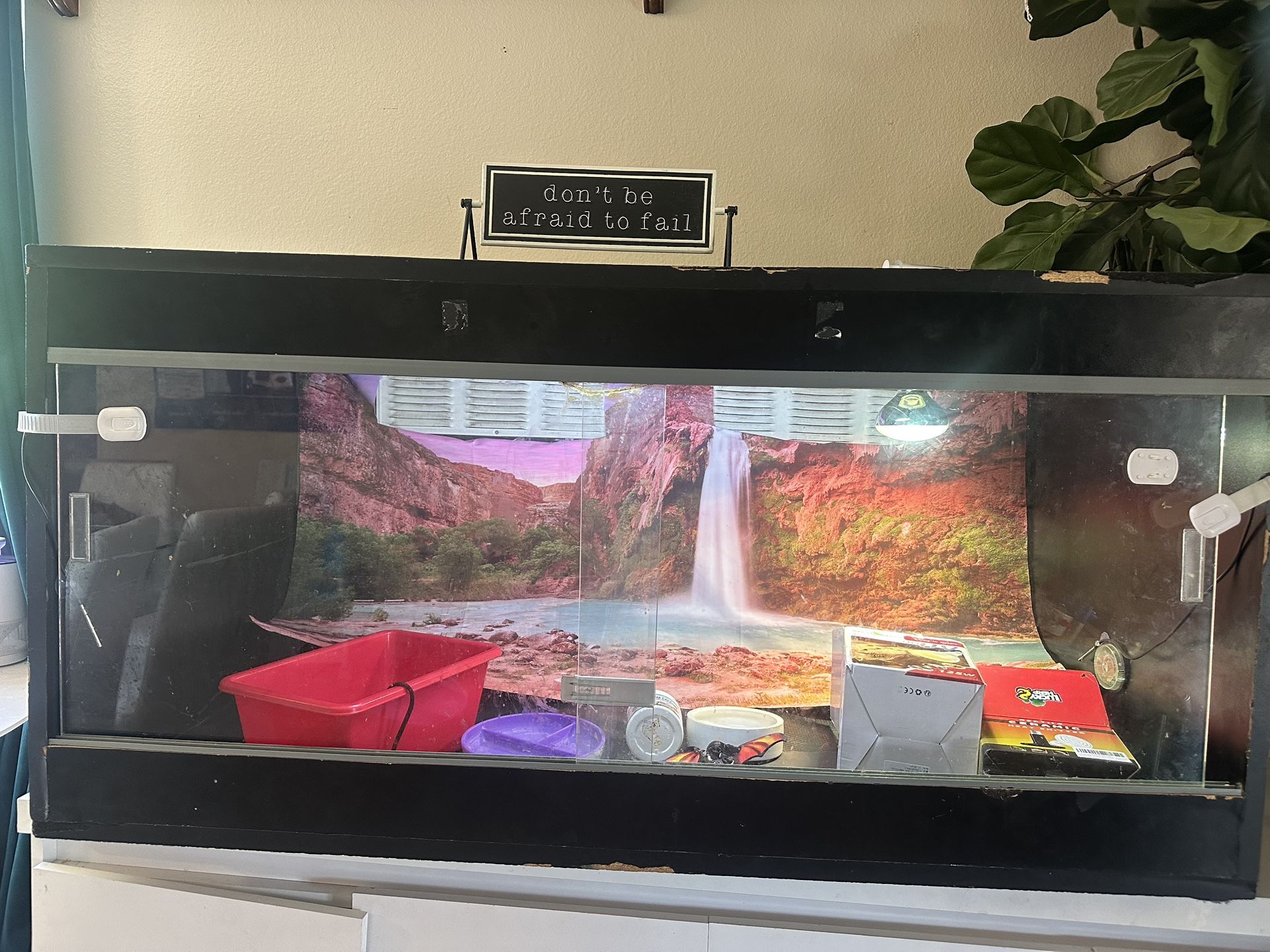 2x2x4 Reptile Enclosure W/ Items ( 120 Gallons)