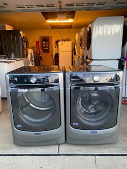 Maytag Maxima Front Load Washer and Gas Dryer Set