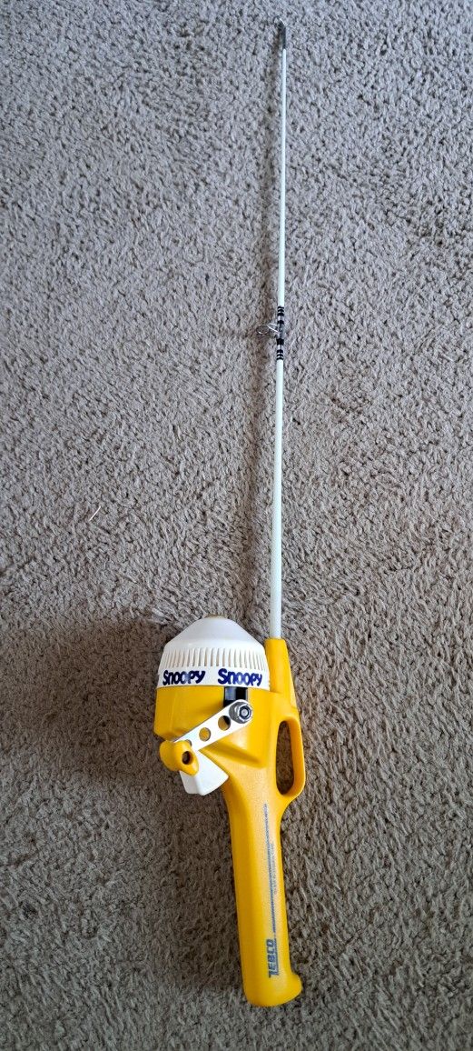 Vintage Zebco Snoopy Kids Fishing Rod and Reel