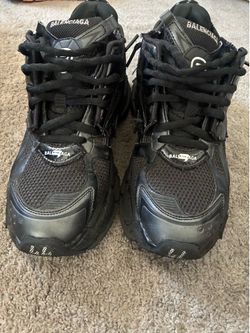 size 44(11) balenciaga runners triple black slightly worn