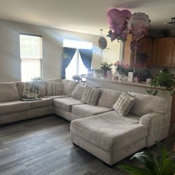 Sectional Couch Lg size 