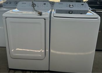 SAMSUNG- BEAUTIFUL SET WASHER AND DRYER ELECTRIC IN EXCELLENT CONDITION
