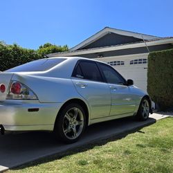 2001 Lexus IS