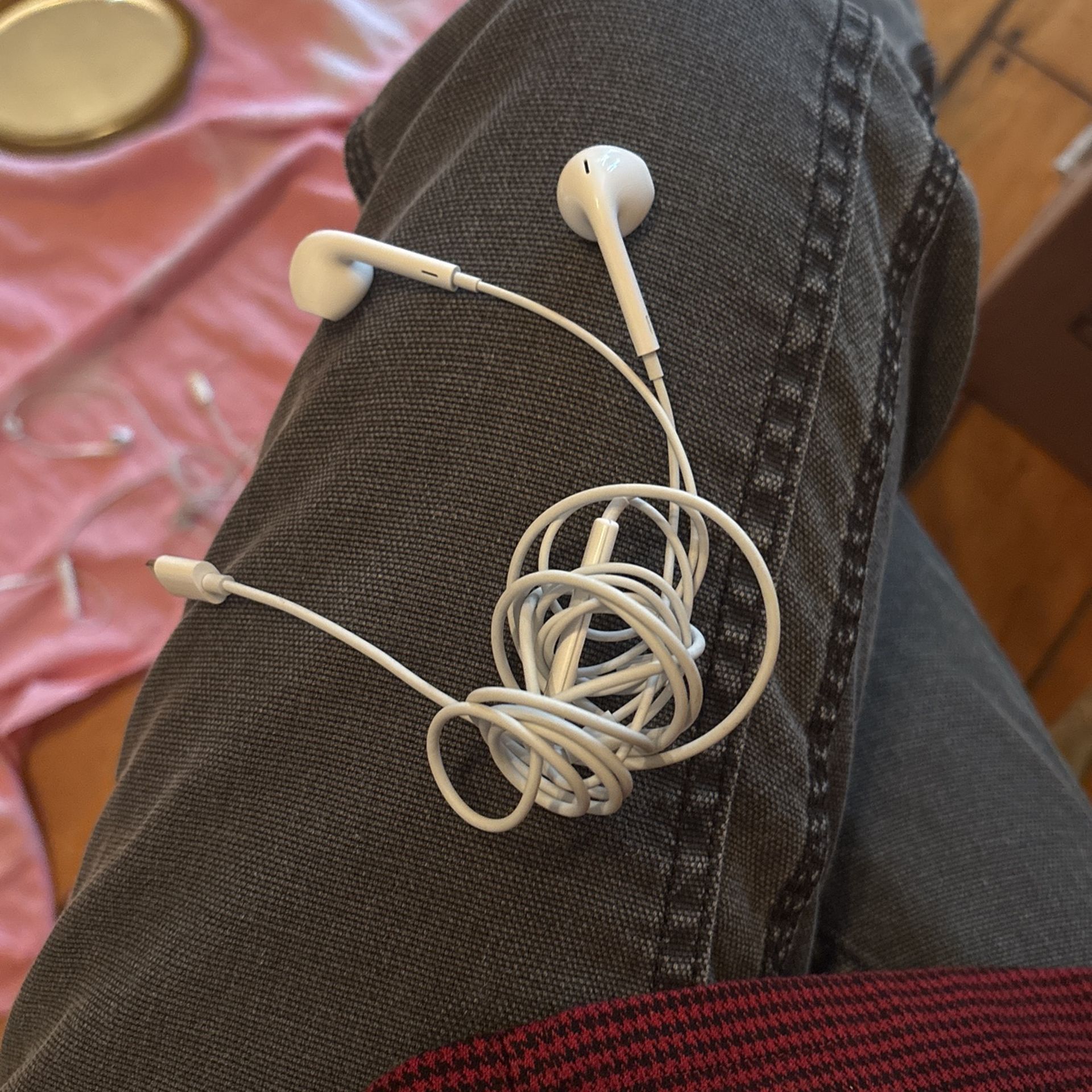 2 Pairs Of iPhone 11 Earphones