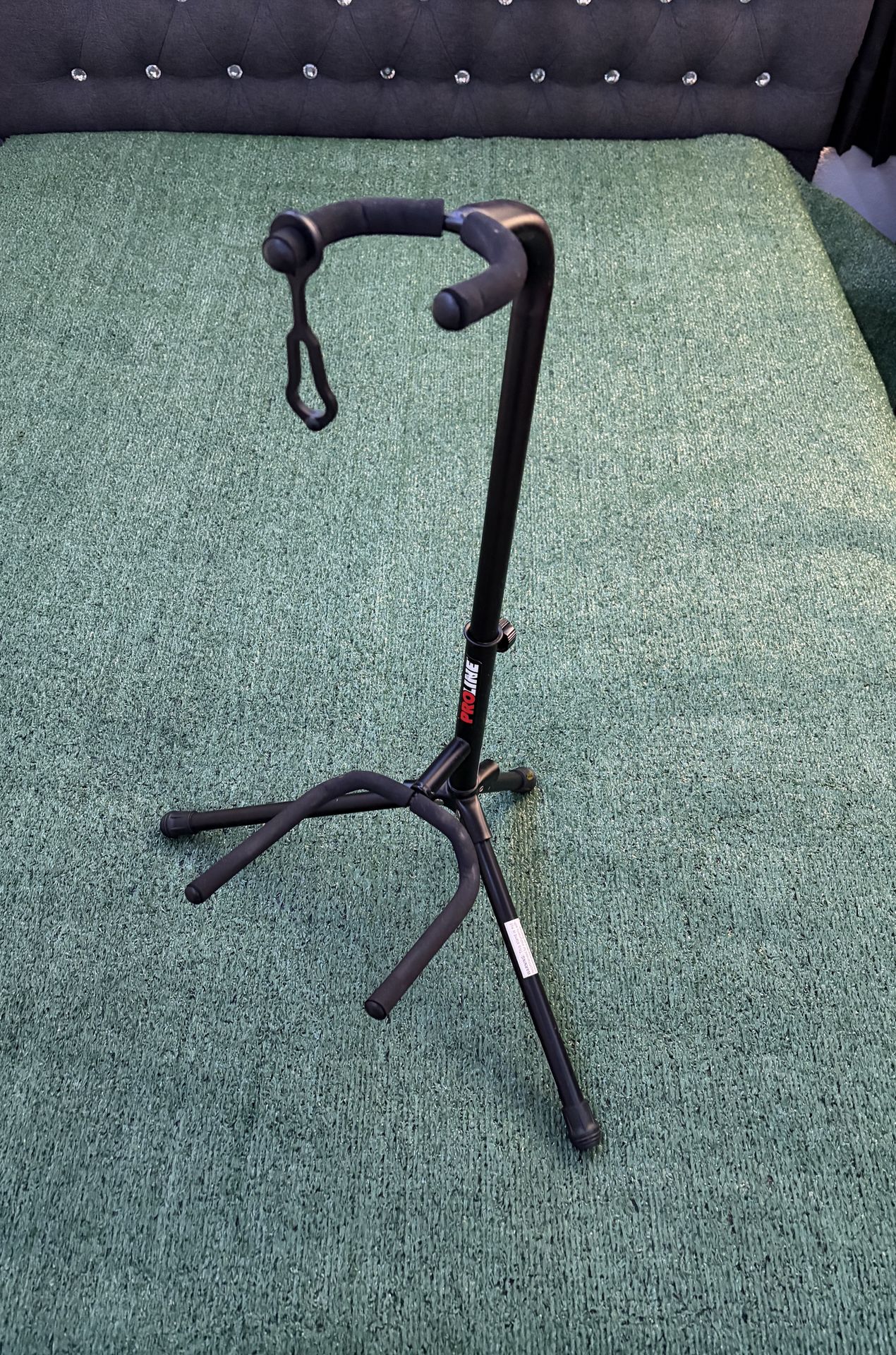 Guitar stand