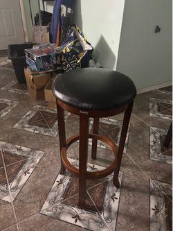 2 Black stool