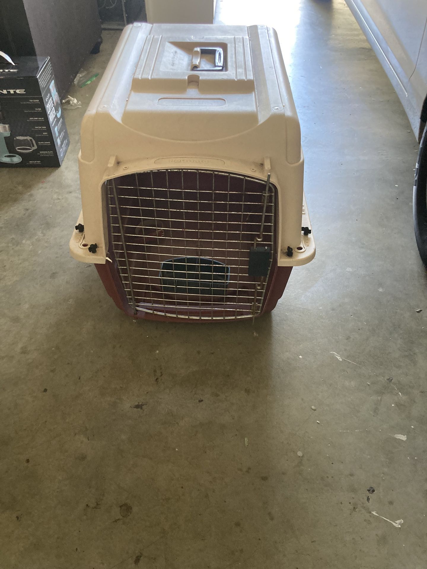Dog kennel for medium size dog up to 40 Lbs