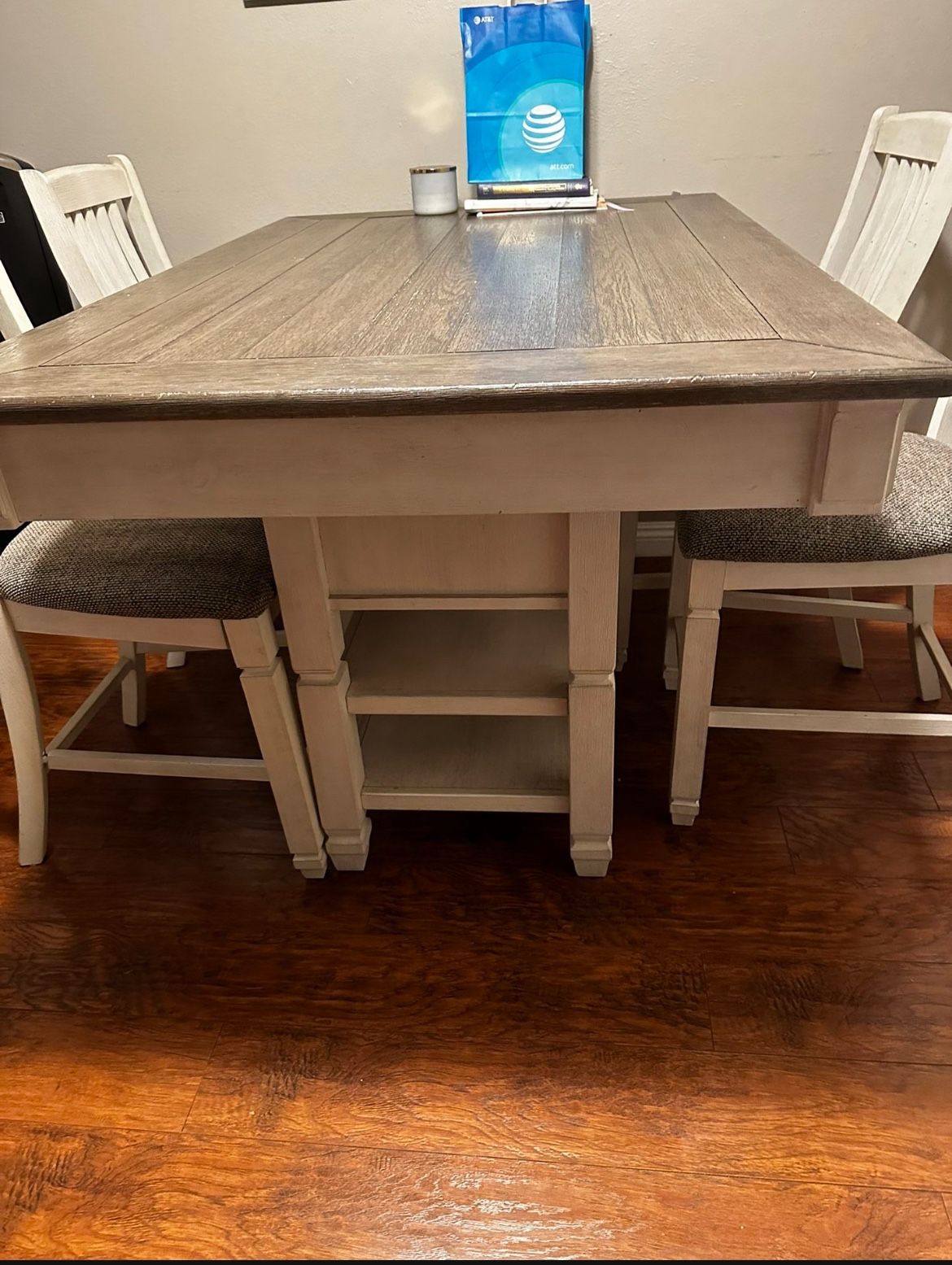 Dinning Table