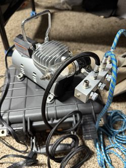 Master Airbrush Compressor Kit Professional Single Piston With Regulator, Gauge, Water Trap Filter, Hose Adapter, 3 Hoses, And Bushnell Heavy Case