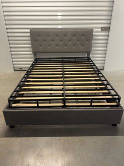 Full bed frame with drawers !!! Great condition