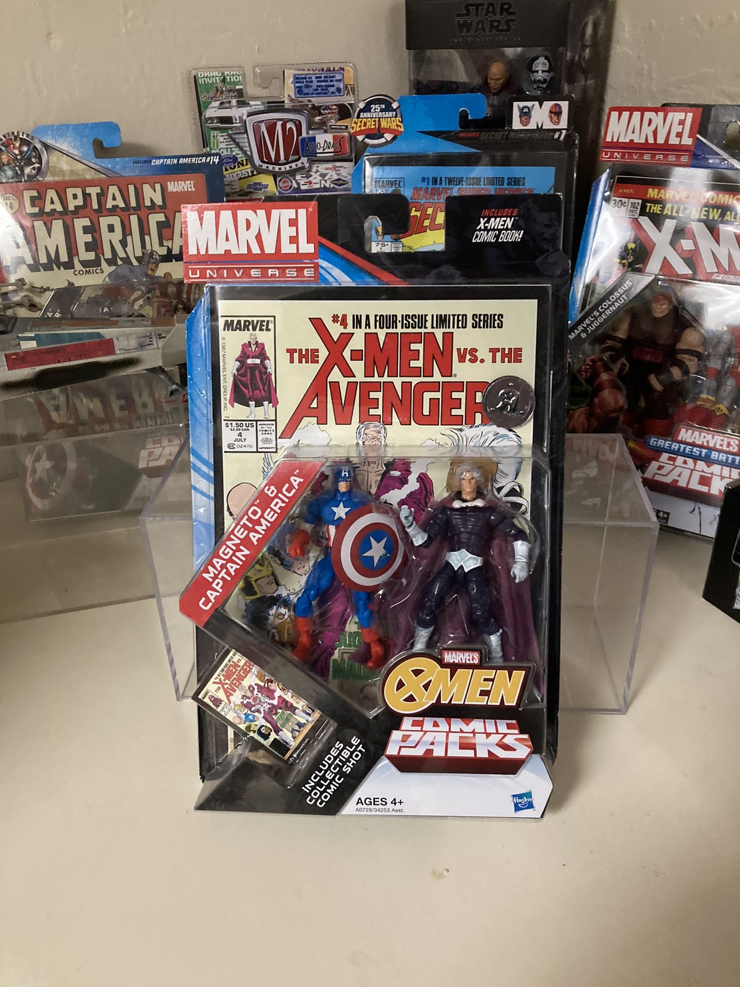 Marvel Universe Captain America/Magneto Comic Pack