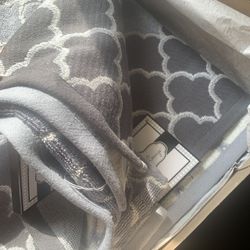 2 For $40 style lounge towels/ Toallas Para Ducha