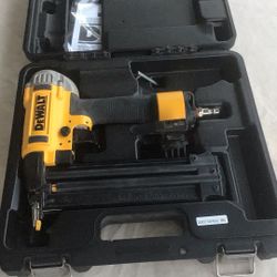 DeWALT 18Gauge Brad Nailer  (Air Gun)