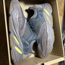 Adidas Yeezy Boost 700 Mauve 
