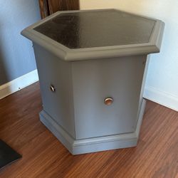 Matching End Tables/Night Stands