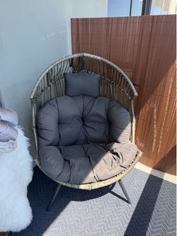 Egg chair