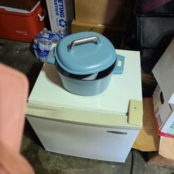 Enameled Cast Iron Dutch Oven 