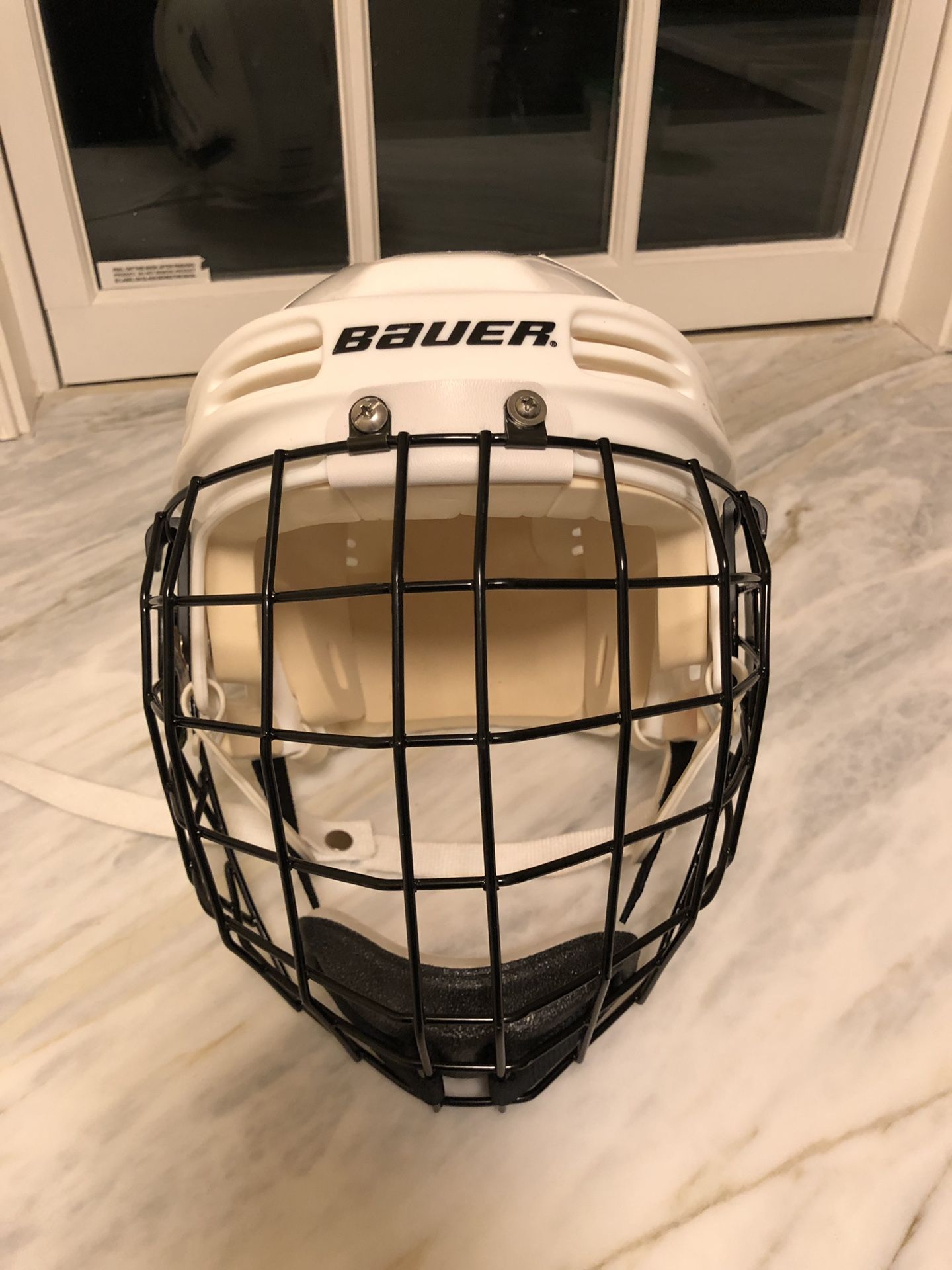 Bauer HH3000S hockey helmet with cage.